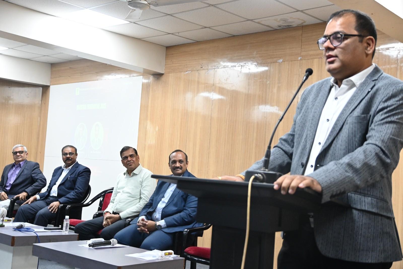 नैराश्य तेव्हा येते जेव्हा आपल्याकडे कमतरता असते..