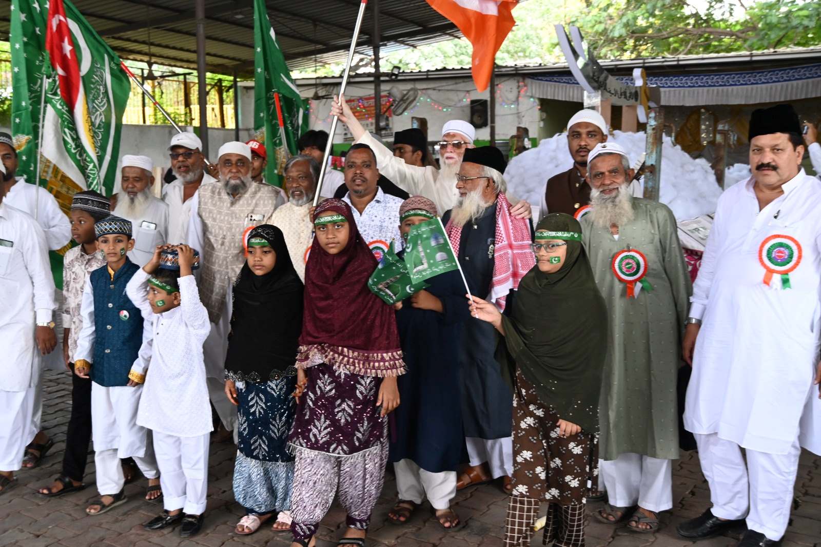 मानवतेचा, शांतीचा आणि बंधुभावाचा संदेश देत हजरत मोहम्मद पैगंबर जयंती उत्साहात साजरी...