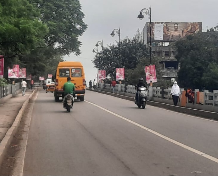 महापालिकेची अवैध फ्लेक्स, बॅनर आणि किऑक्सवर कारवाई..