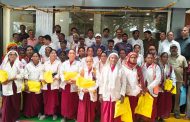मराठवाडा जनविकास संघाकडून पोस्ट ऑफिस व सफाई कर्मचाऱ्यांना दिवाळीचा ‘पहिला मान’...