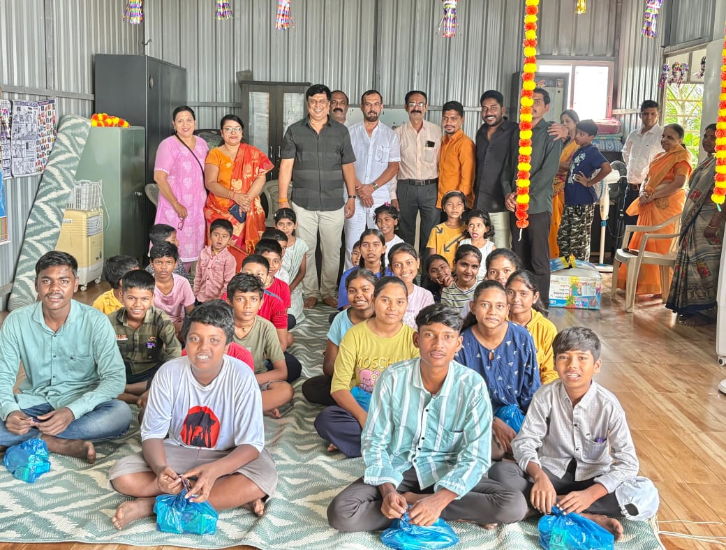 ‘मस्ती की पाठशाला’मध्ये मुलांच्या चेहऱ्यावर उमटले आनंदाचे हसू..