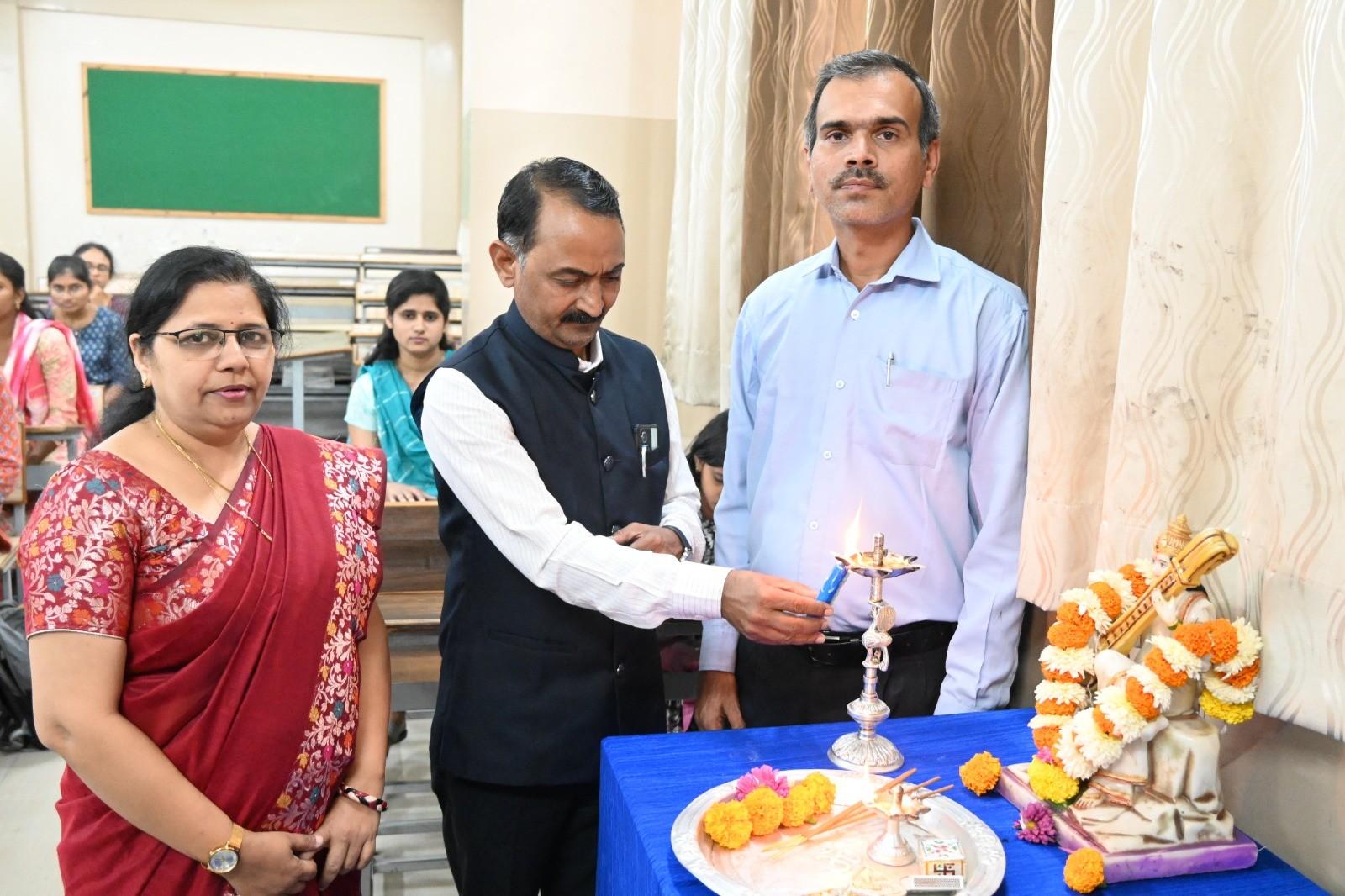 चिंचवडमध्ये ‘यशवंतराव चव्हाण व्याख्यानमाला’ उत्साहात संपन्न..