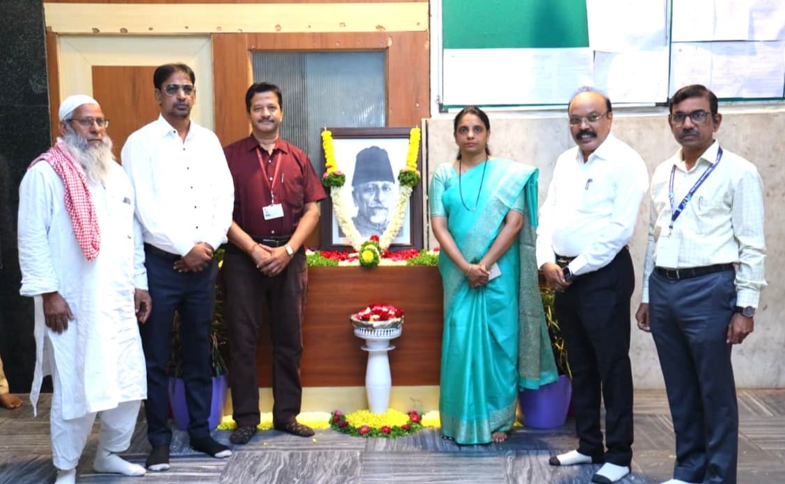 पिंपरी चिंचवड महापालिकेच्या वतीने माजी केंद्रीय शिक्षणमंत्री,भारतरत्न मौलाना अबुल कलाम आझाद यांच्या जयंती निमित्त विनम्र अभिवादन…