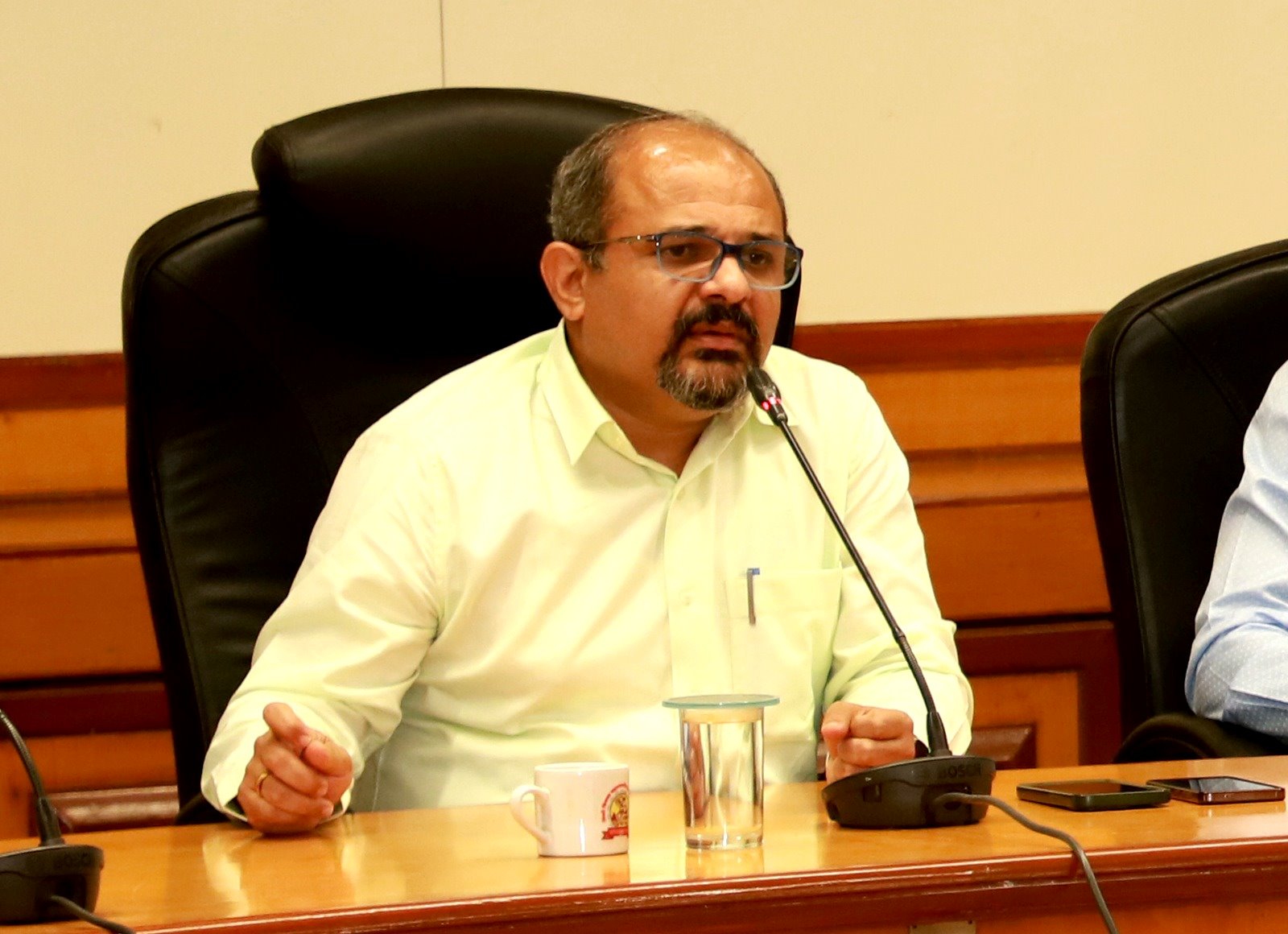 प्रारूप मतदार यादीवरील नागरिकांच्या हरकती व सूचनांचे सूक्ष्म नियोजन करा- आयुक्त श्रावण हर्डीकर..