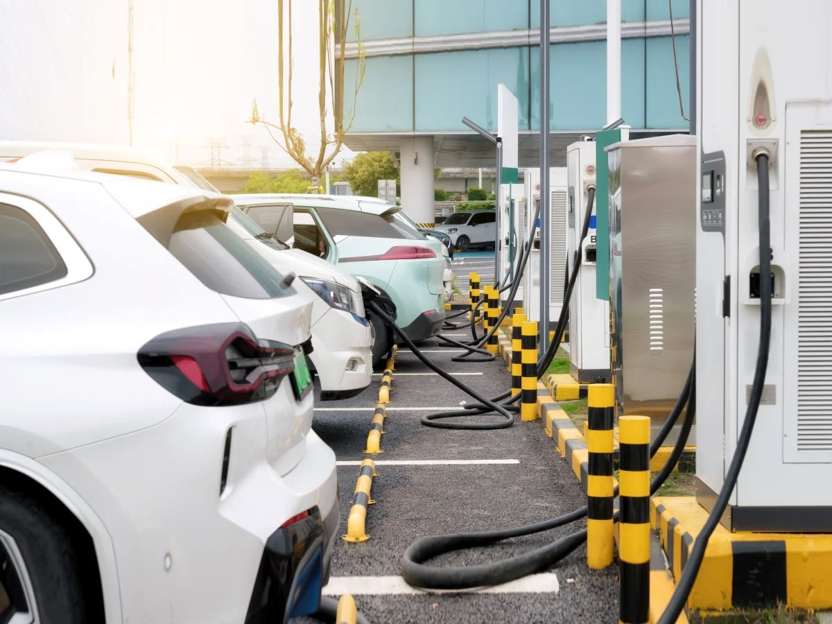 पिंपरी-चिंचवड शहरात उभारले जाणार २२ इव्ही चार्जिंग स्टेशन..