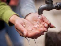 संत तुकारामनगरमध्ये नळांतून येतय अळ्यायुक्त दूषित पाणी; रहिवासी संतापले.. 