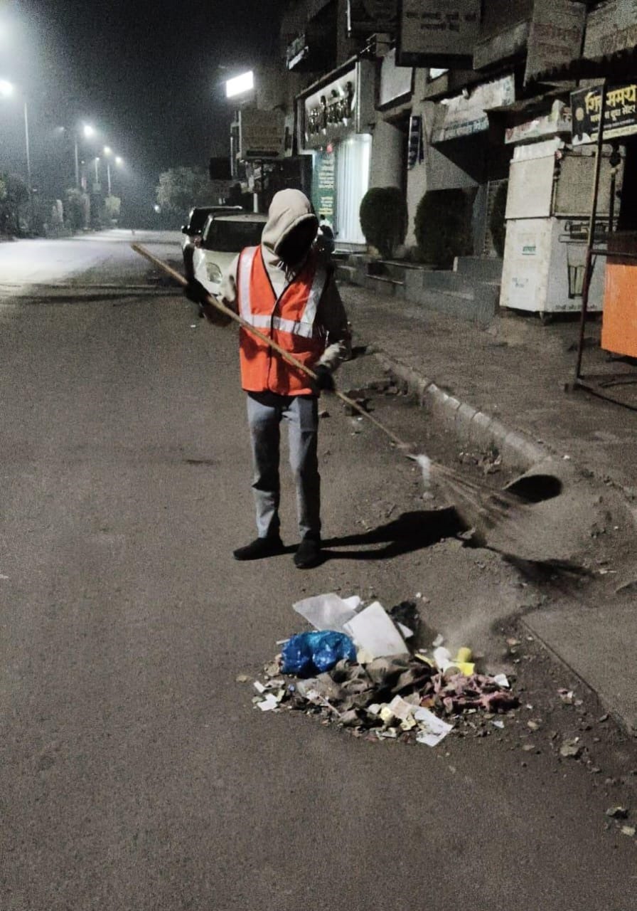 पिंपरी चिंचवड महापालिकेची रात्रीची स्वच्छता मोहीम ठरतेय प्रभावी!..
