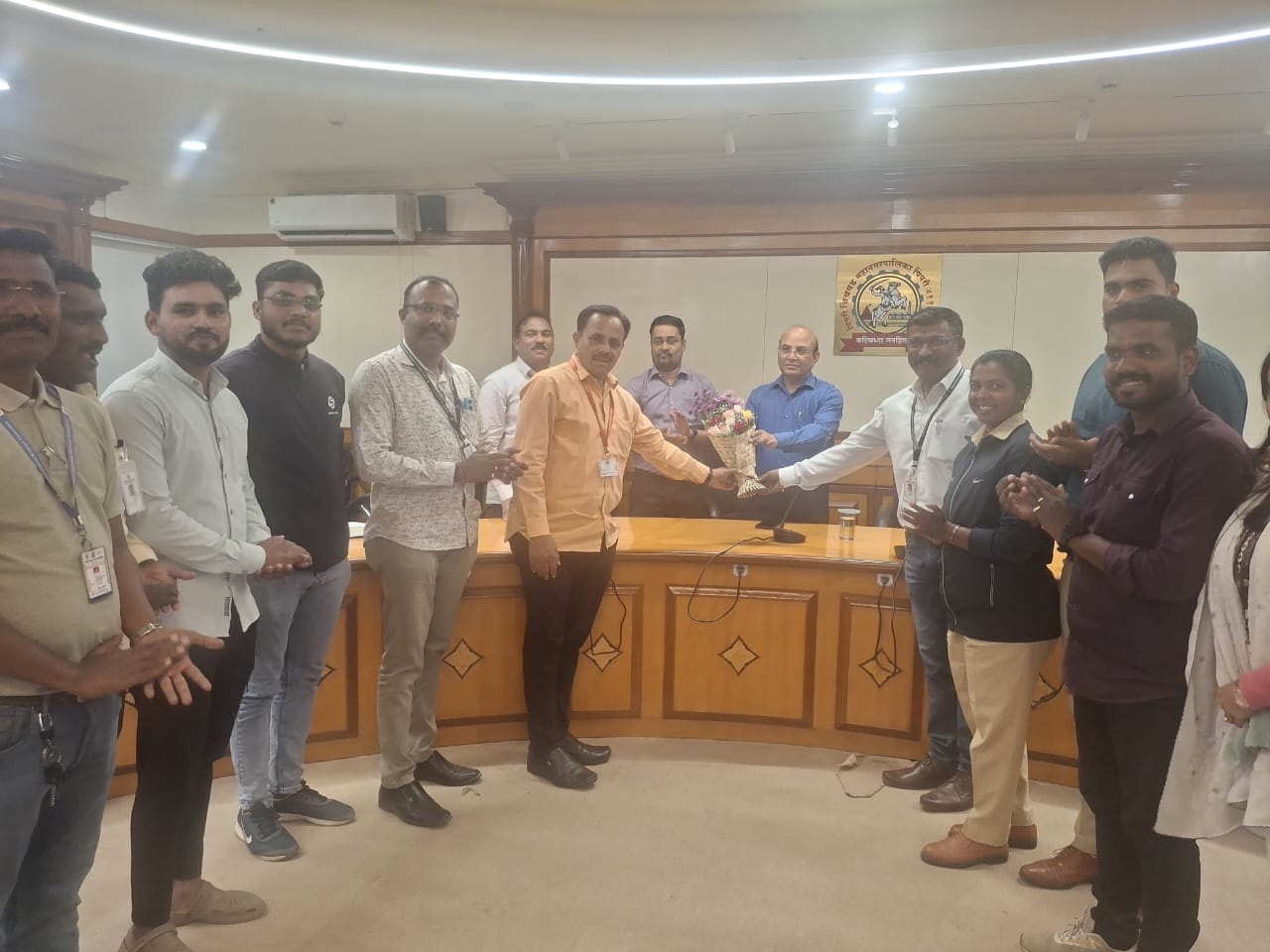 शहर स्वच्छता आणि परिसर सौंदर्यीकरणाची उत्तम अंमलबजावणी करणाऱ्या अधिकारी-कर्मचाऱ्यांचा सन्मान..