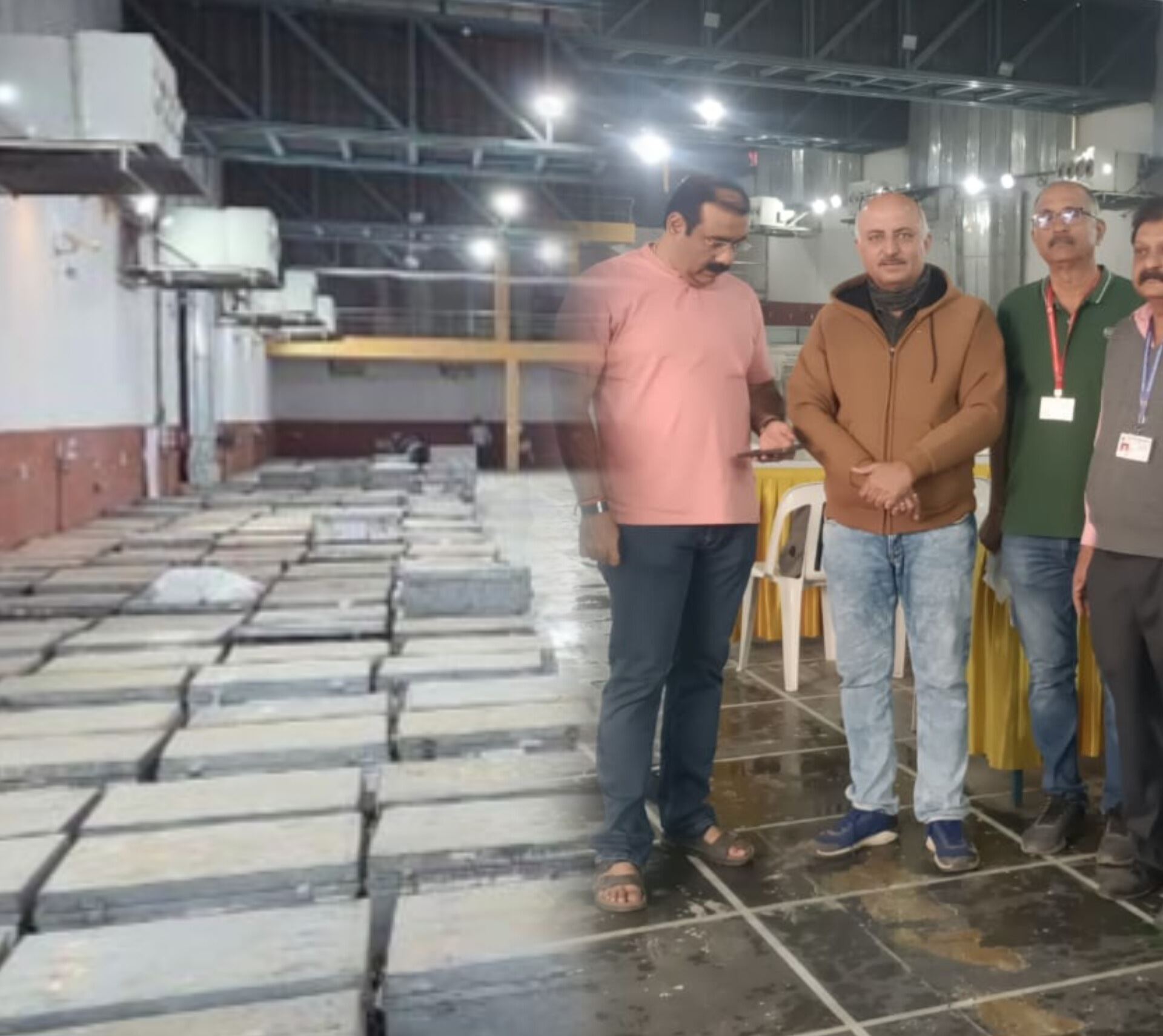 कडेकोट बंदोबस्तात ईव्हीएम मशीन पिंपरी-चिंचवडमध्ये दाखल..