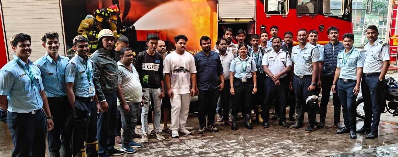 पिंपळे सौदागर येथे बहुमजली कमर्शियल इमारतीमधील कोचिंग क्लासेस मध्ये लागलेली भीषण आग अग्निशमन विभागाच्या पथकाने आणली आटोक्यात!..