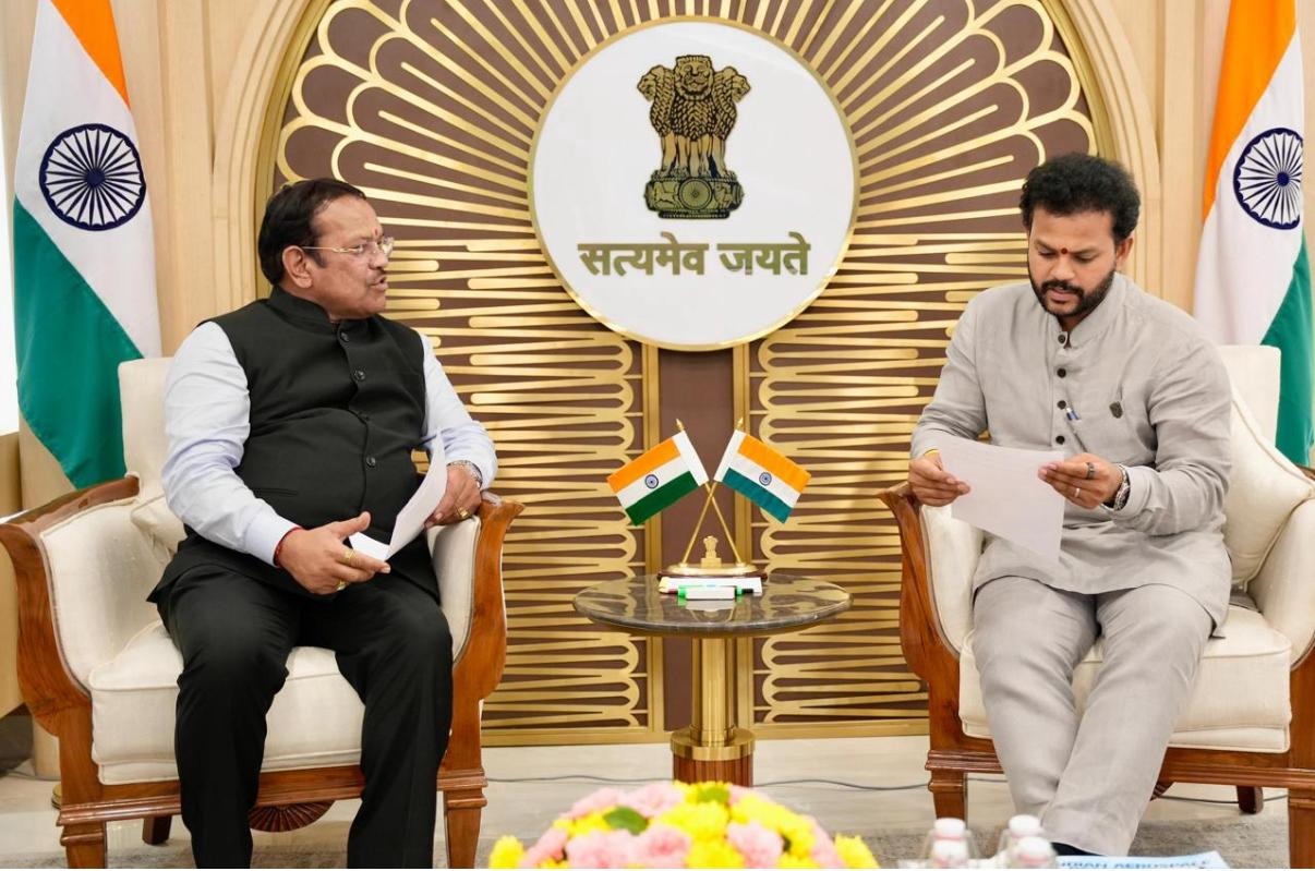 देशातील विमान वाहतूक व्यवस्थेत तत्काळ सुधारणा करा..