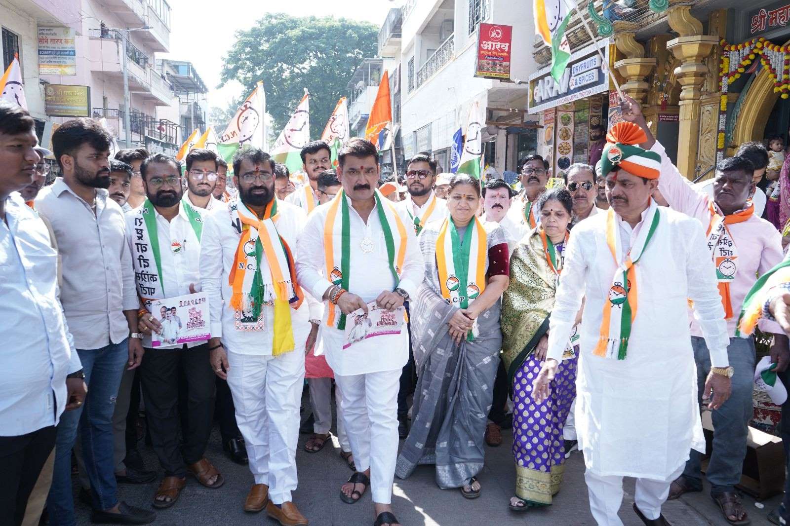 राष्ट्रवादीच्या उमेदवारांचा प्रभाग क्र. ३१ मध्ये जोरदार प्रचार शुभारंभ; प्रभागात उत्स्फूर्त स्वागत..