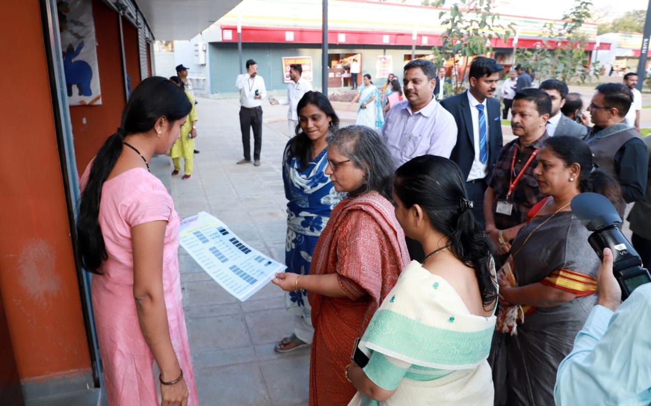 आयएएस अधिकाऱ्यांकडून रावेतच्या कौशल्यम प्रकल्पाची पाहणी...