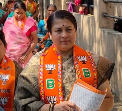 पिंपळे सौदागरकर म्हणतात ''आम्हाला हवी आहे अ‍ॅक्टिव्ह नगरसेविका''?..