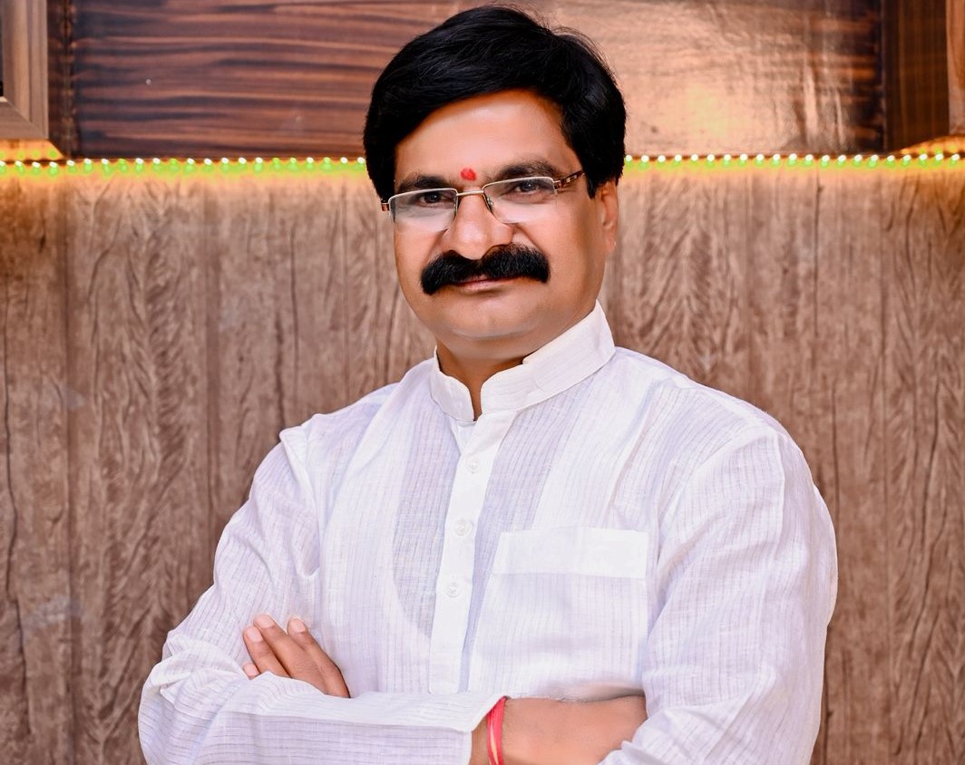 पाठीशी दादा अनं तात्याचा वादा!!..