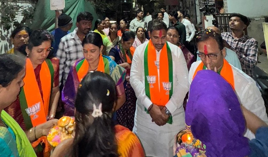 तरुणाई जल्लोष; 'उज्ज्वल भविष्यासाठी 'हर्षददादा'च योग्य'..