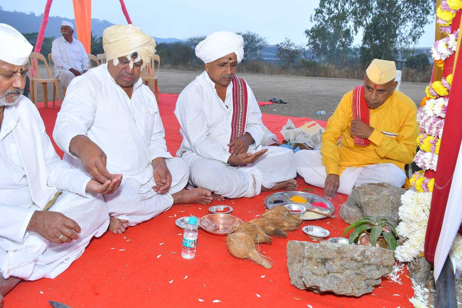 मार्घ शुद्ध दशमीच्या निमित्ताने होणाऱ्या भव्य गाथा व ज्ञानेश्वरी पारायण व कीर्तन महोत्सवासाठी भव्य मंडप उभारणीच्या कामाला सुरुवात...