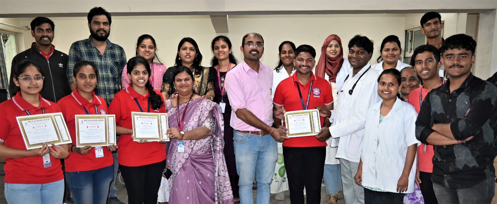 प्रतिभा महाविद्यालयात १८५ जणानी रक्तदान केले तर २४५ जणांनी आरोग्य तपासणीत सहभाग घेतला.