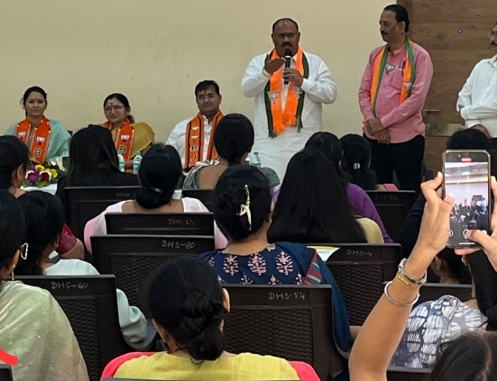 प्रभाग २६ मधील भाजप पॅनेलला ज्येष्ठ नागरिक संघांचा जाहीर पाठिंबा..