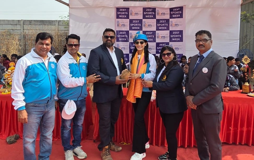 आयआयबीएमच्या कु. प्रतिक्षा सुभाष डफळ ‘झाशीची राणी’ पुरस्काराने सन्मानित..