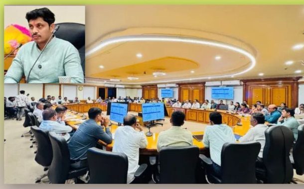 महापौर रवि लांडगे यांचे रात्रीच्या स्वच्छता मोहिमेत महिलांची शिफ्ट बंद करण्याचे निर्देश..