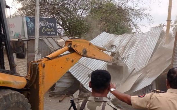 रावेतमध्ये अनधिकृत बांधकामांवर महापालिकेची कारवाई..