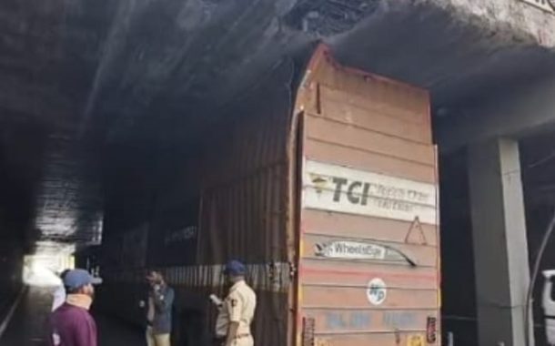 मोरवाडी चौकातील ग्रेड सेपरेटरमुळे वाहनचालकांची वाढली 'धाकधुक'..