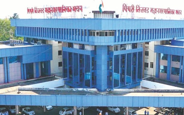 आरोग्य विभागातील 'लाडक्या बहिणीं'च्या नोकरीवर गडांतर?..