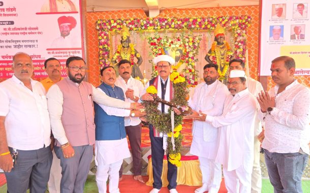 संत रोहिदास महाराजांच्या विचारांचा सन्मान केंद्र आणि राज्य सरकारकडून केला जात आहे - माजी मंत्री बबनराव घोलप..