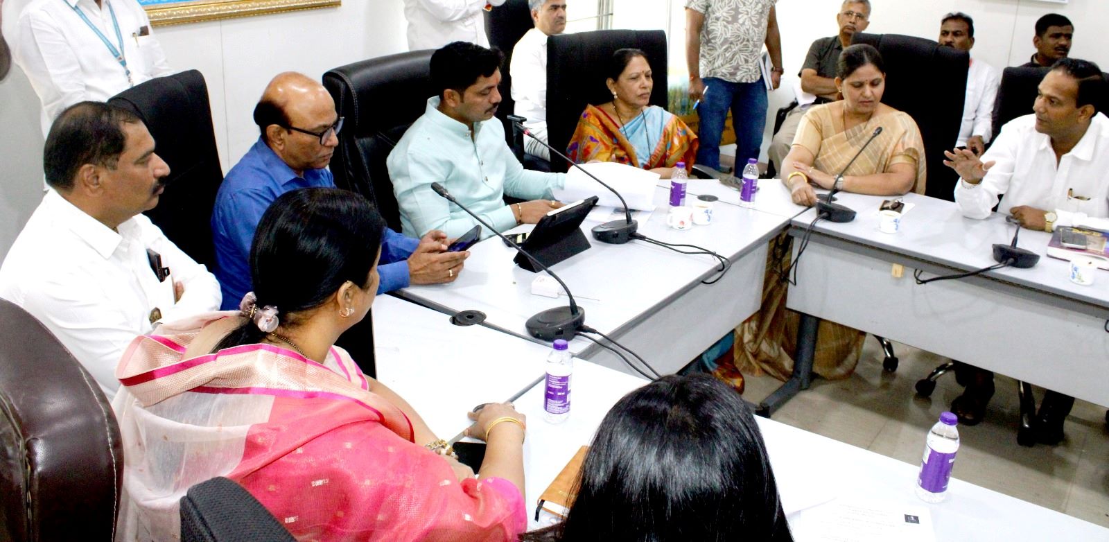 पिंपरी चिंचवड शहरातील नागरिकांच्या तक्रारींवर तात्काळ कार्यवाही करा; महापौर रवि लांडगे यांच्या संबधित अधिकाऱ्यांना सूचना...