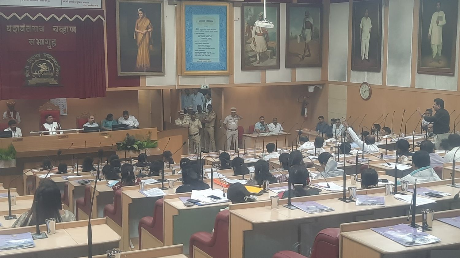 महापालिकेच्या क्षेत्रीय कार्यालय वाढीवरून राष्ट्रवादी आणि भाजपात जोरदार खडाजंगी..