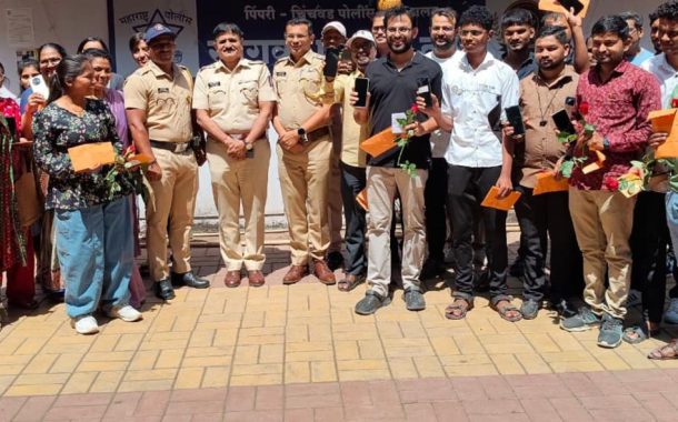 हरवलेले १३० मोबाईल पोलिसांनी शोधून दिल्याने नागरिक खुश...