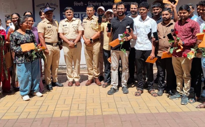 हरवलेले १३० मोबाईल पोलिसांनी शोधून दिल्याने नागरिक खुश...