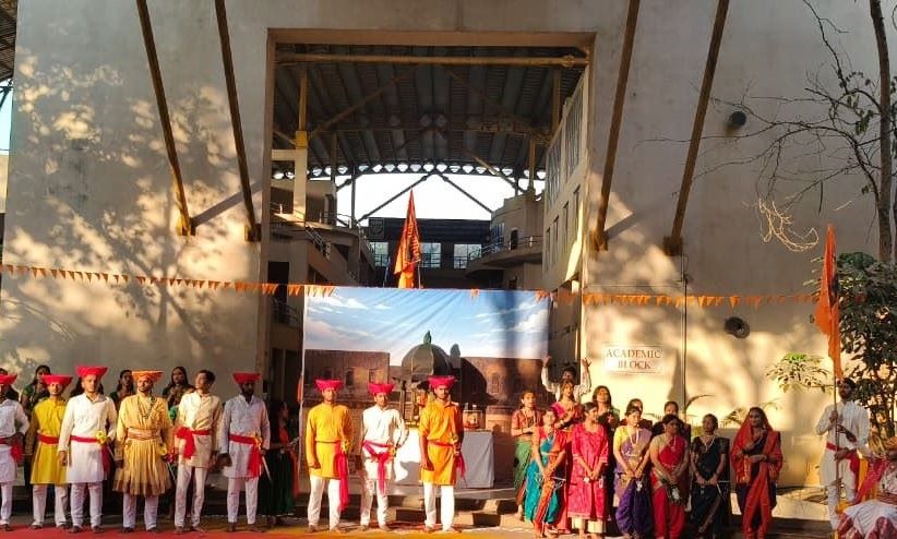 हिंजवडीत शिवजयंतीनिमित्त विद्यार्थ्यांनी घेतली शिवरायांच्या आदर्शांची शपथ...