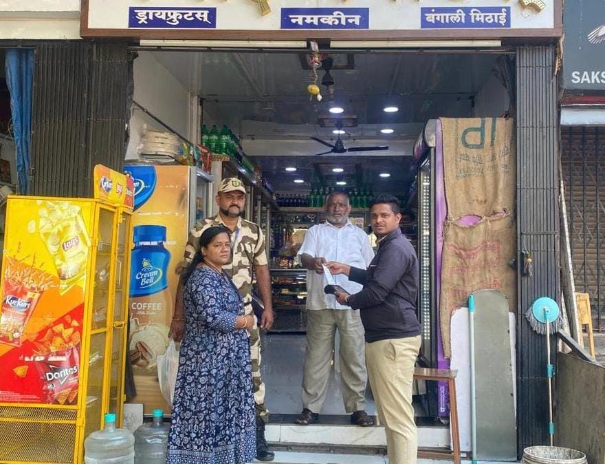 प्लास्टिक वापरणाऱ्यांवर महापालिकेच्या भरारी पथकाची धडक कारवाई...