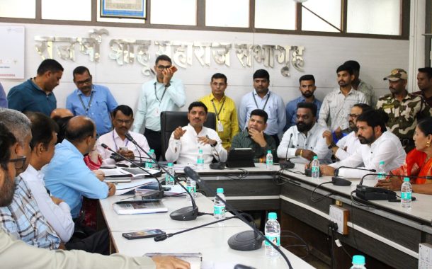 कामांतील विलंबावर महापौर लांडगे नाराज; गटारे, नालेसफाई व तक्रार निवारणावर कठोर सूचना...