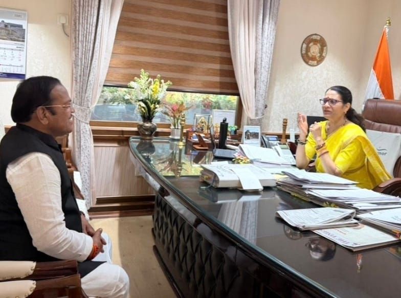 देहूरोड कॅन्टोन्मेंटमधील समस्या सोडवण्यासाठी निधीची मागणी; खासदार श्रीरंग बारणे यांचे संरक्षण विभागाला निवेदन...