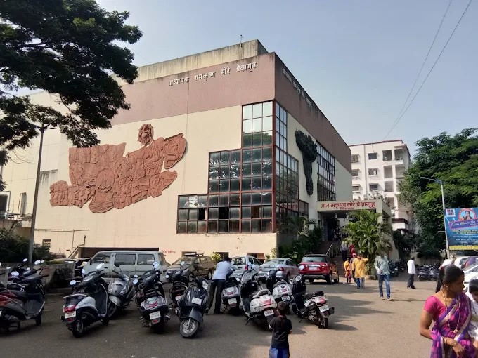 प्रेक्षागृहातील त्या कथित घोटाळ्यातील सोळा जणानंतर आता सतरावा नंबर कोणाचा?..