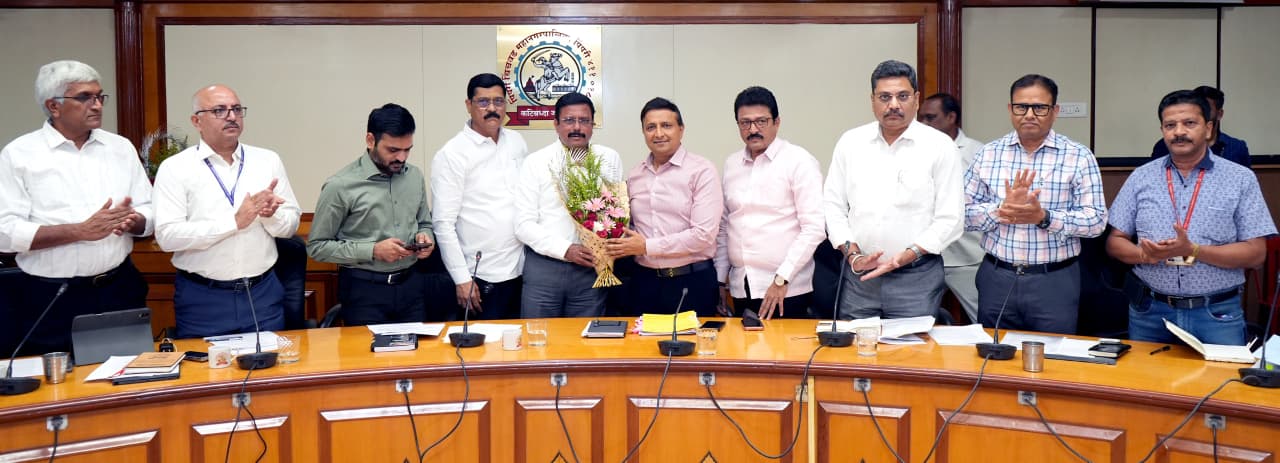 एमआयडीसीतील पाणी, स्वच्छता व रस्ते प्रश्न तातडीने सोडवणार - आयुक्त डॉ. विजय सूर्यवंशी..