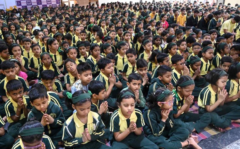 विश्वशांतीसाठी प्रतिभा ग्रुप ऑफ इन्स्टिट्यूटमध्ये सामुदायिक नवकार महामंत्र पठणाचा कार्यक्रम उत्साहात पार पडला.