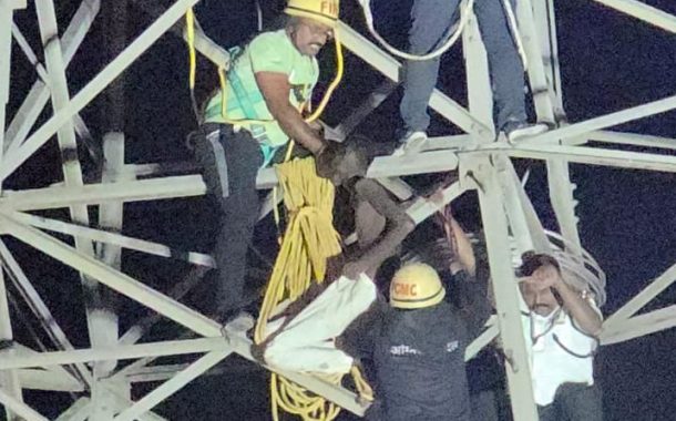 निगडीतील हाय टेन्शन टॉवरवर चढलेल्या इसमाचा थरारक बचाव...