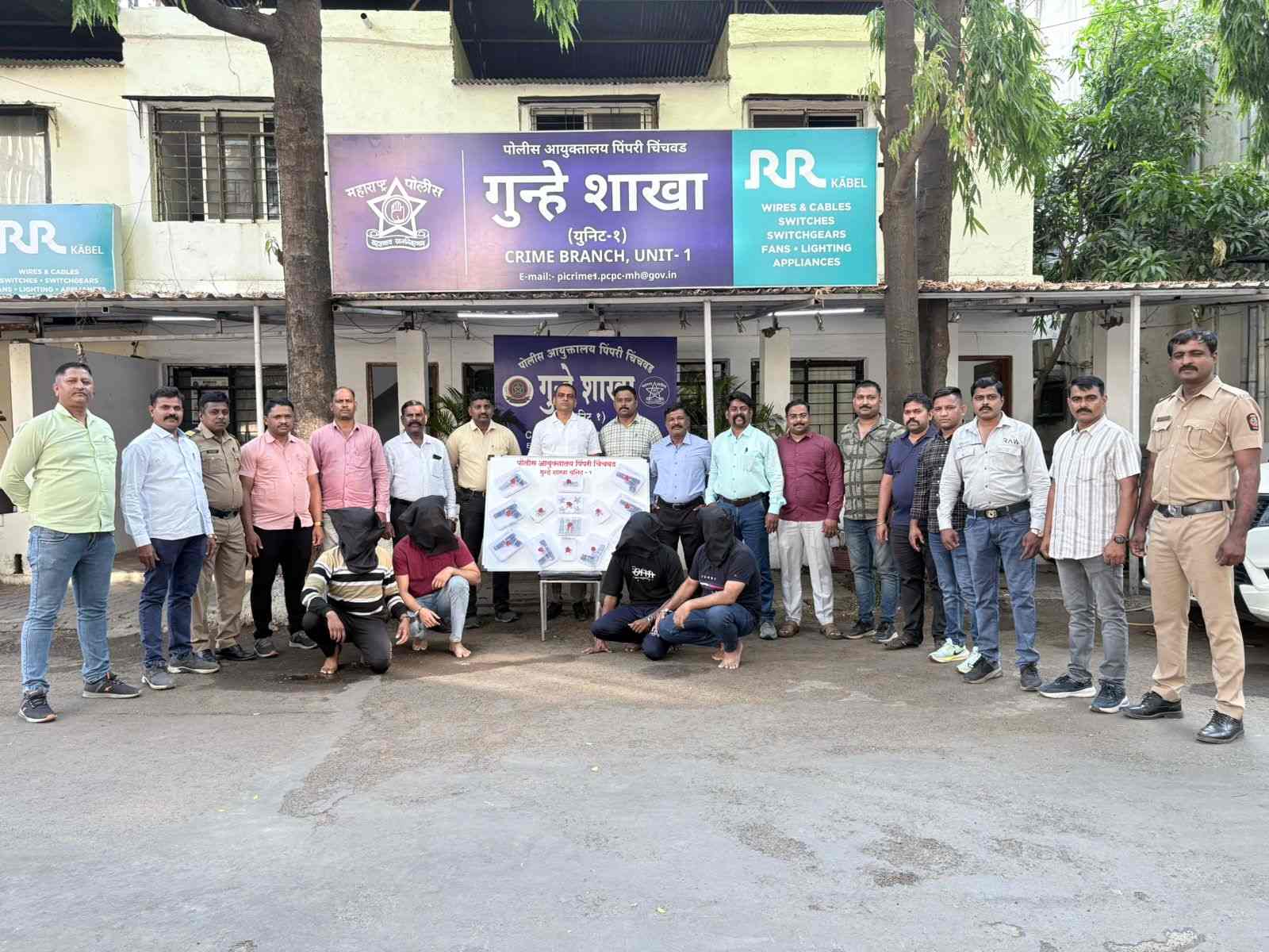 पिंपरी-चिंचवड पोलिसांची मोठी कारवाई; ४ आरोपी जेरबंद, ९ देशी कट्टे जप्त