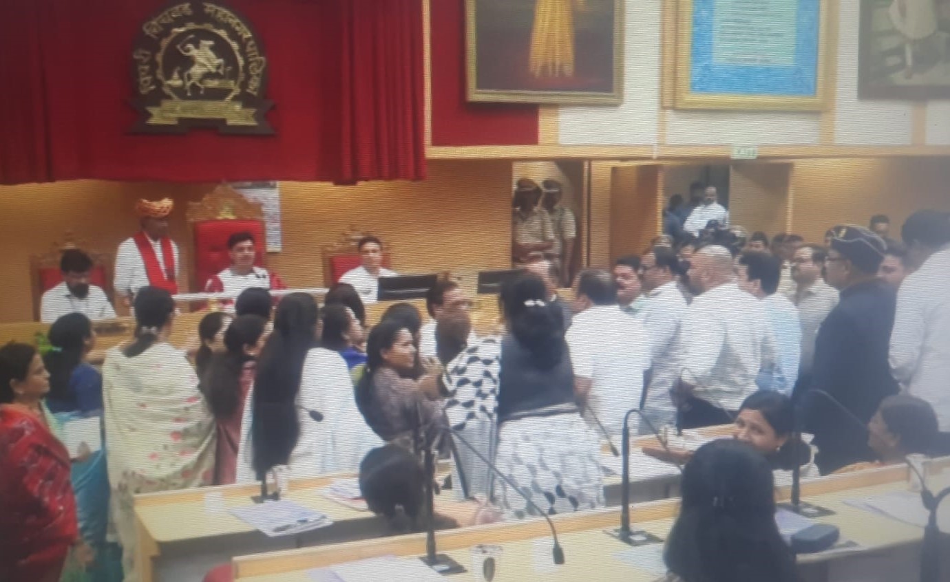 अखेर राष्ट्रवादीच्या नगरसेवकांचा संयम सुटला; सभेत काहीकाळ गोंधळ..