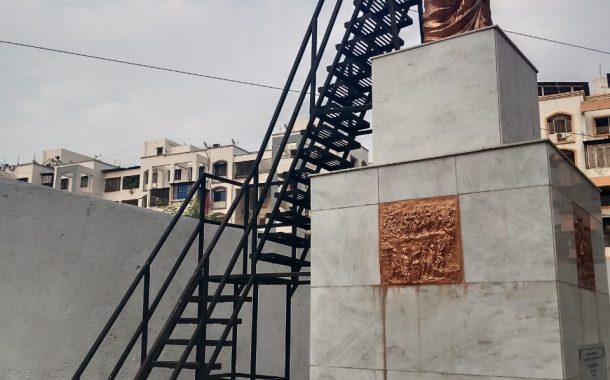 यशवंतराव चव्हाण यांच्या पुतळ्याची दुरवस्था; प्रशासनाच्या दुर्लक्षावर नाराजी..