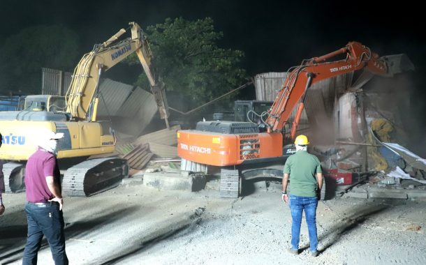 चिखली-कुदळवाडीत पालिकेचा पहाटेच्या सुमारास अतिक्रमणांवर बुलडोझर..
