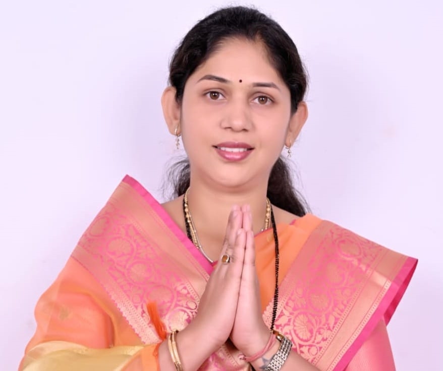 प्रभाग क्र. १६ मधील अनधिकृत बॅनर, फ्लेक्स व केबल वायर हटवा - नगरसेविका ऐश्वर्या राजेंद्र तरस...