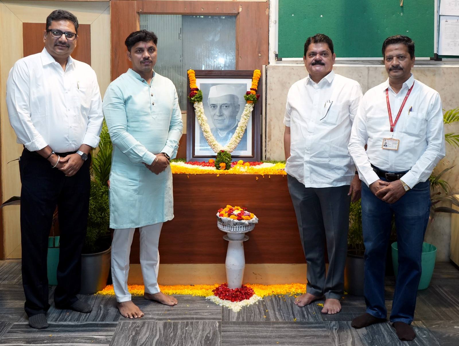 भारताचे माजी पंतप्रधान भारतरत्न पंडीत जवाहरलाल नेहरू यांच्या पुण्यतिथीनिमित्त अभिवादन...