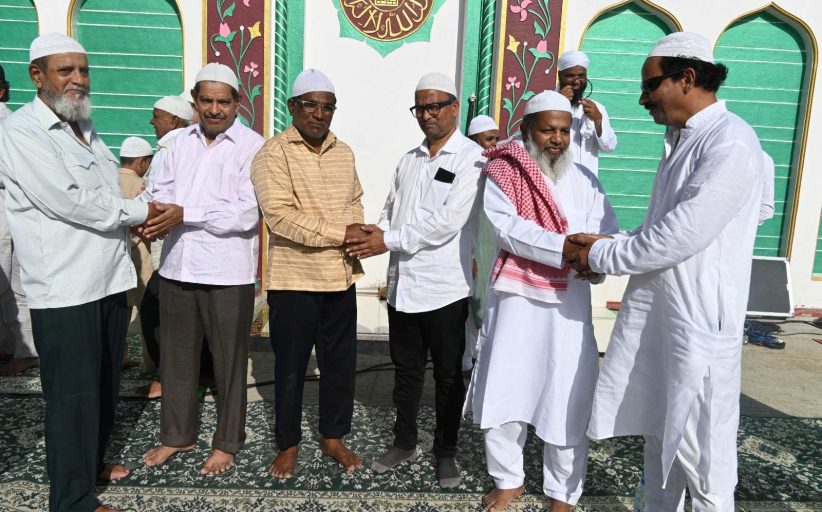 त्याग आणि समर्पणाच्या भावनेची आठवण करून देणारा बकरी ईद सण पिंपरी चिंचवड शहरात उत्साहात साजरा...