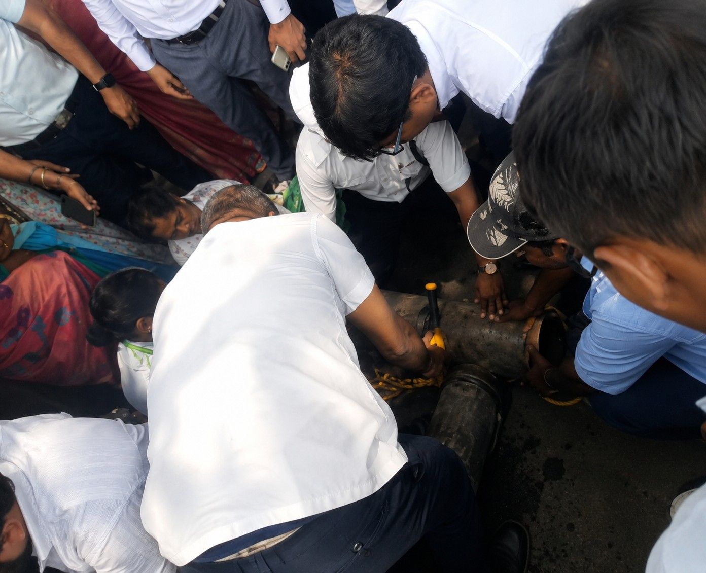 ब्रेकिंग अपडेट... काळेवाडीतील पाचपीर चौकात धक्कादायक प्रकार..