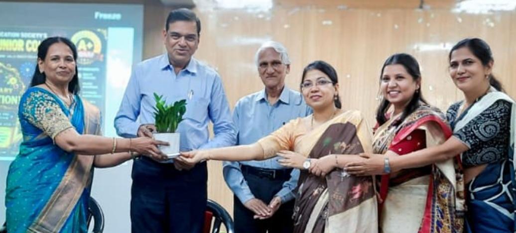 चिंचवड येथील प्रतिभा ज्युनिअर कॉलेजचा १३ वा वर्धापन दिन उत्साहात साजरा..